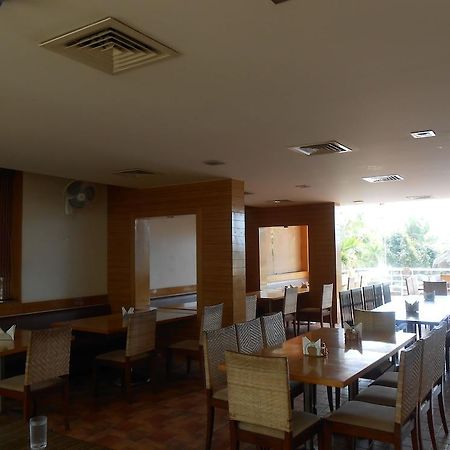 Jade Beach Resort Tirupporur Екстер'єр фото